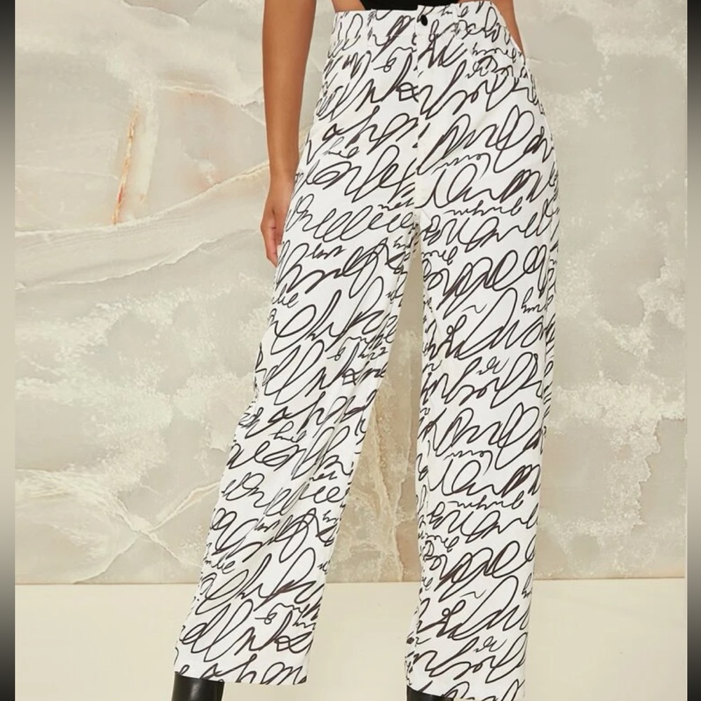 Fun pants with squiggly design